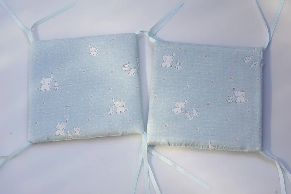 Coussinets du contour de lit de bébé bleu Eléphant