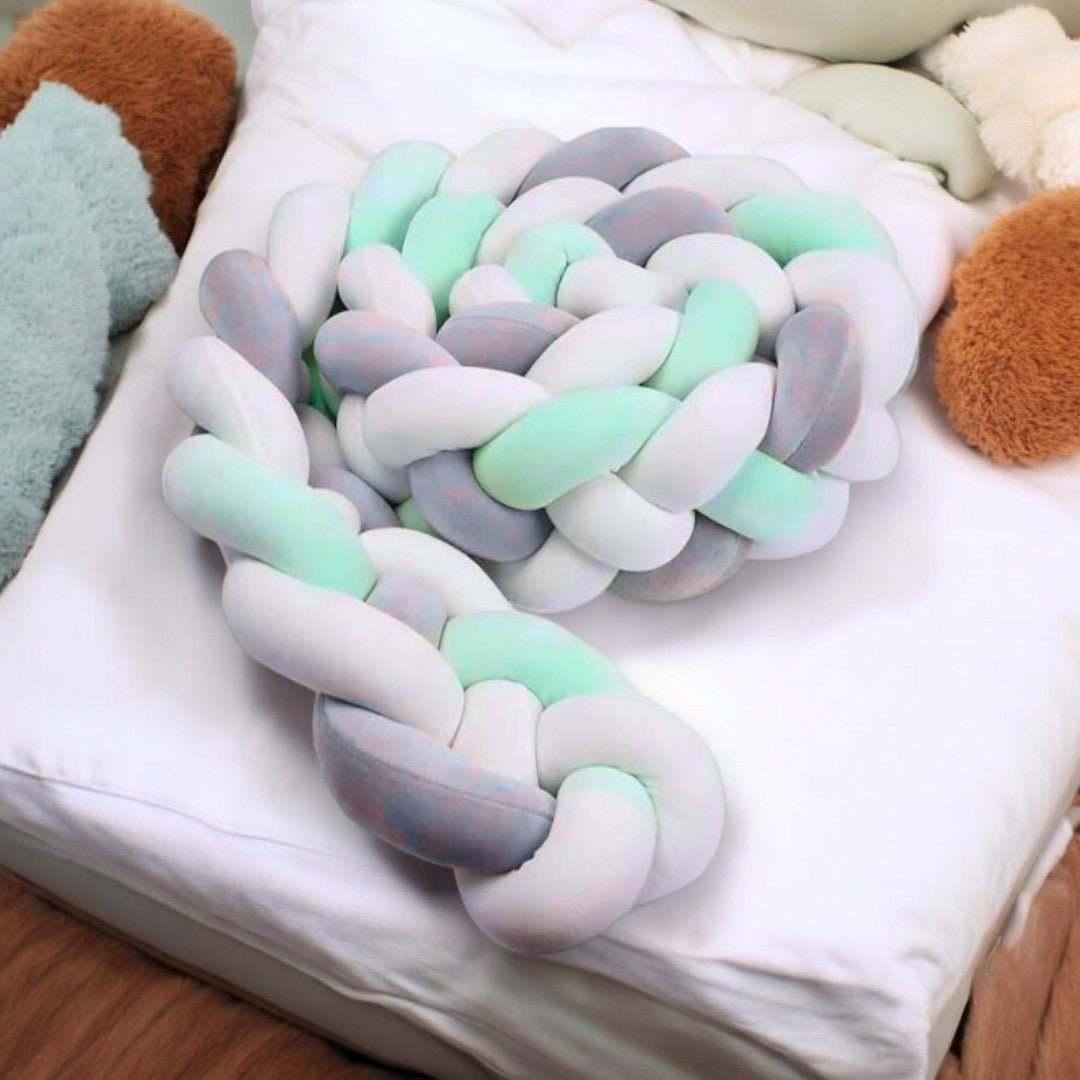 Exposition de la Tresse de Lit Vert Blanc Gris CozyKnot™