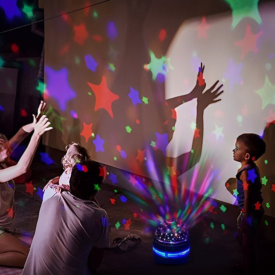 Jeu avec notre veilleuse bébé projection plafond StarrySkyNightLight™
