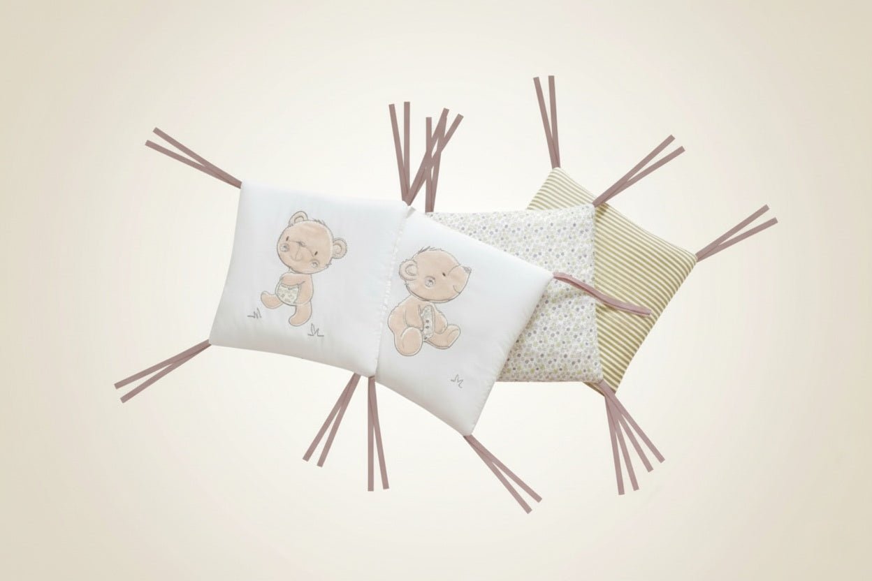 Les Coussinets du TOUR DE LIT POUR BEBE Ourson