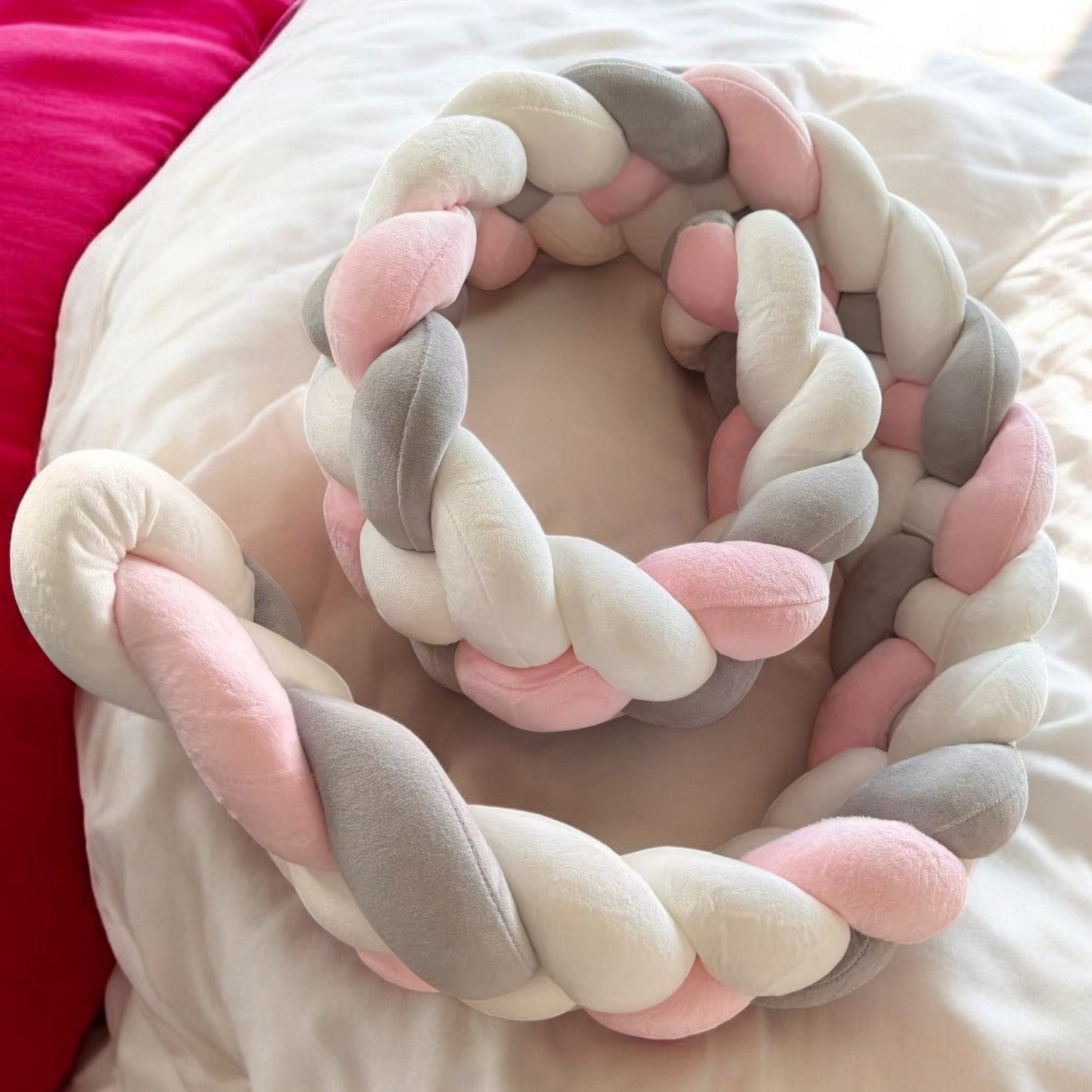 Aperçu de la TRESSE DE LIT BEBE Rose Gris Blanc CozyKnot™