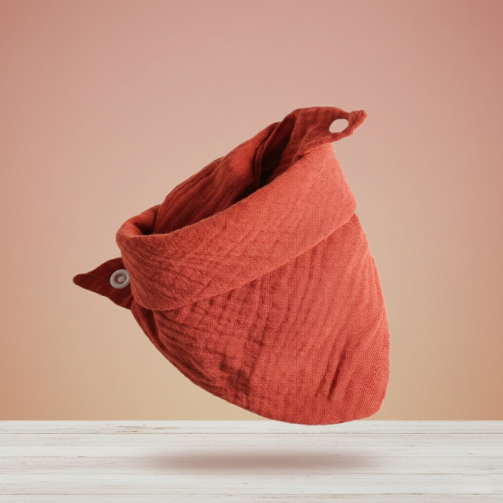 Bavoir bandana rouge Cowbaby™