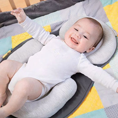 BEBE ALLONGE CONFORTABLEMENT DANS NOTRE BEBE COCON DIGESTCOCOON