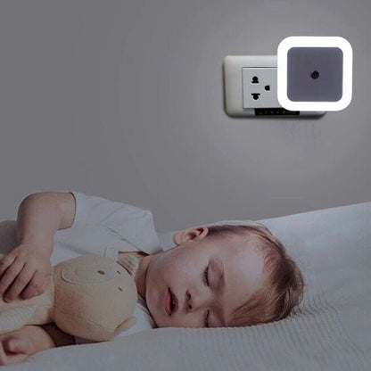 Bébé dormant avec notre veilleuse bébé LightControl