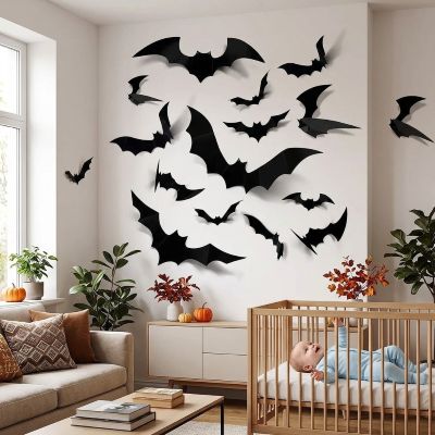 Bébé émerveillé par nos stickers 3D Halloween