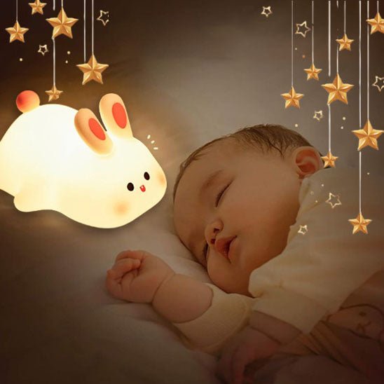 Bébé endormi avec notre veilleuse bébé BigFaceRabbit™
