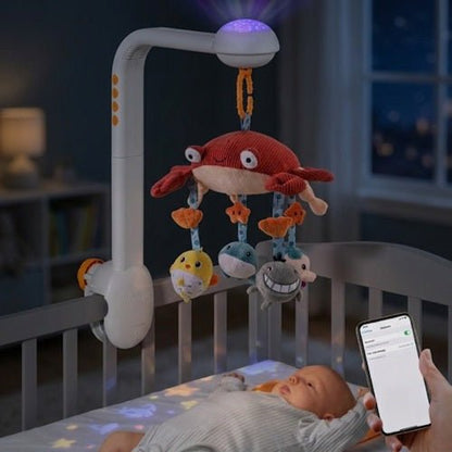 Bébé hypnotisé par notre mobile musical bébé Crabi Dodo