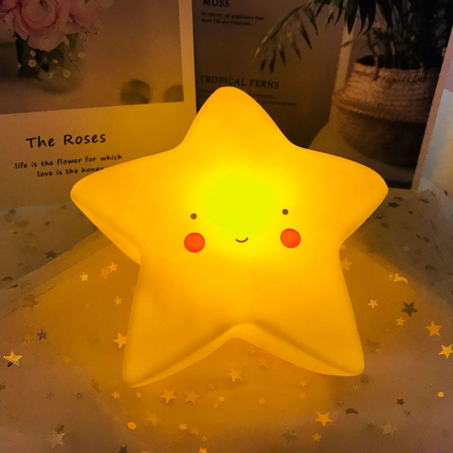 BEBE VEILLEUSE CUTESTARLIGHT JAUNE ALLUMEE