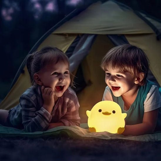 Camping illuminé avec notre Veilleuse bébé CuteDucklingLight™