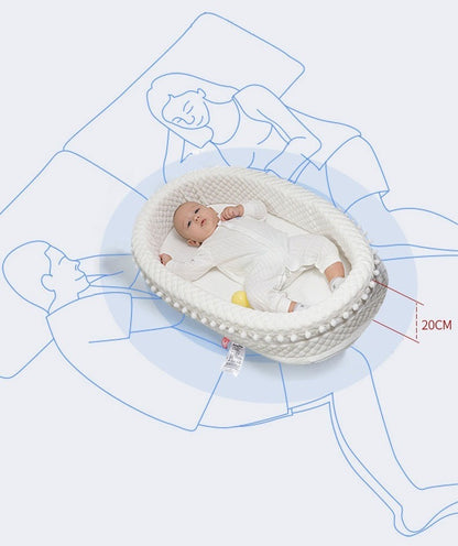 CODODO AVEC NOTRE REDUCTEUR DE LIT BEBE WHITESLEEPYNEST