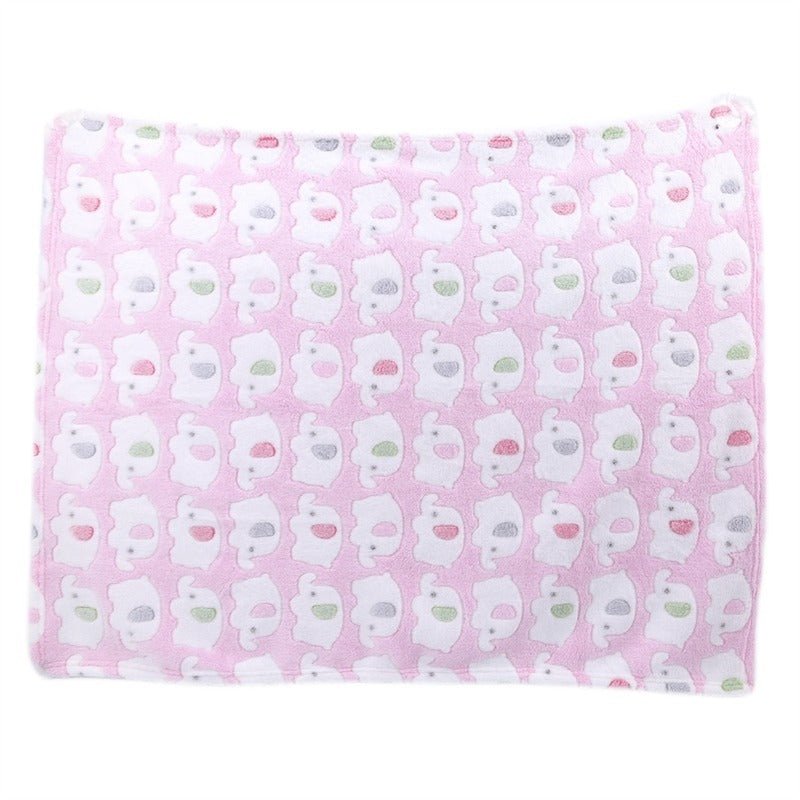 Couverture bébé Éléphanteau rose étalée
