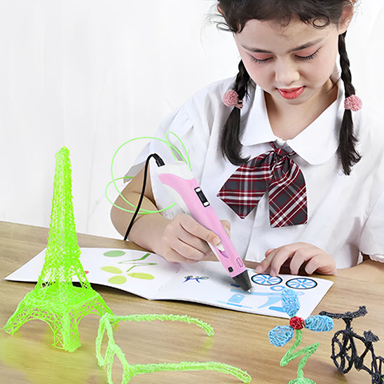 Fille en pleine action avec le stylo 3d KidCreaLife™