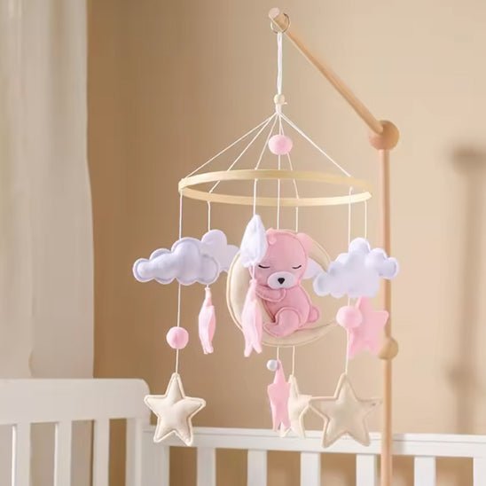 LE MOBILE BEBE EN BOIS ET TISSU POUR CHAMBRE FILLE