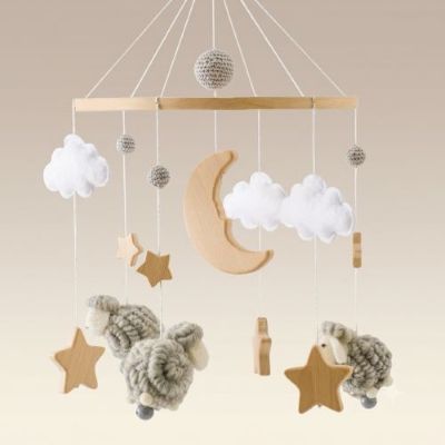 Mobile bébé pour apaiser et occuper bébé gris