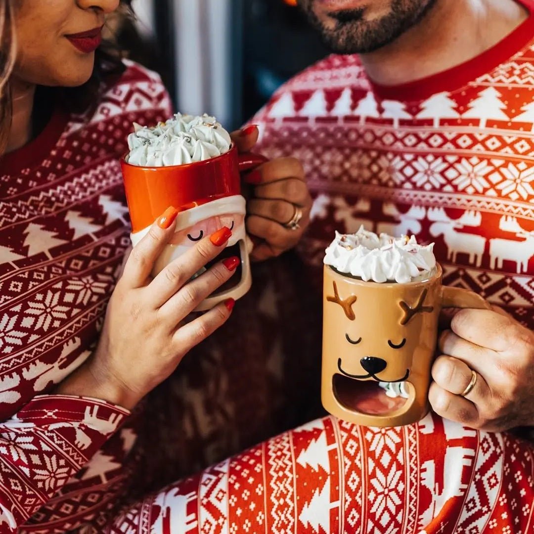 Moment romantique avec notre Pyjama Noel Famille InstantMagik™