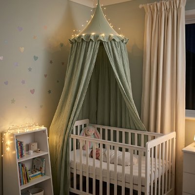 Notre Ciel de lit Bébé vert au-dessus du berceau