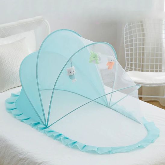 Notre moustiquaire lit bébé DreamyRefuge foncée verte
