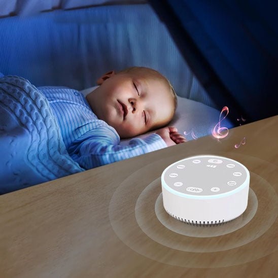 Notre veilleuse bruit blanc SleepingMachine au chevet de bébé