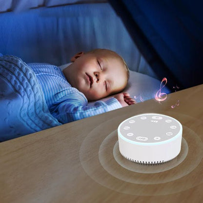 Notre veilleuse bruit blanc SleepingMachine au chevet de bébé