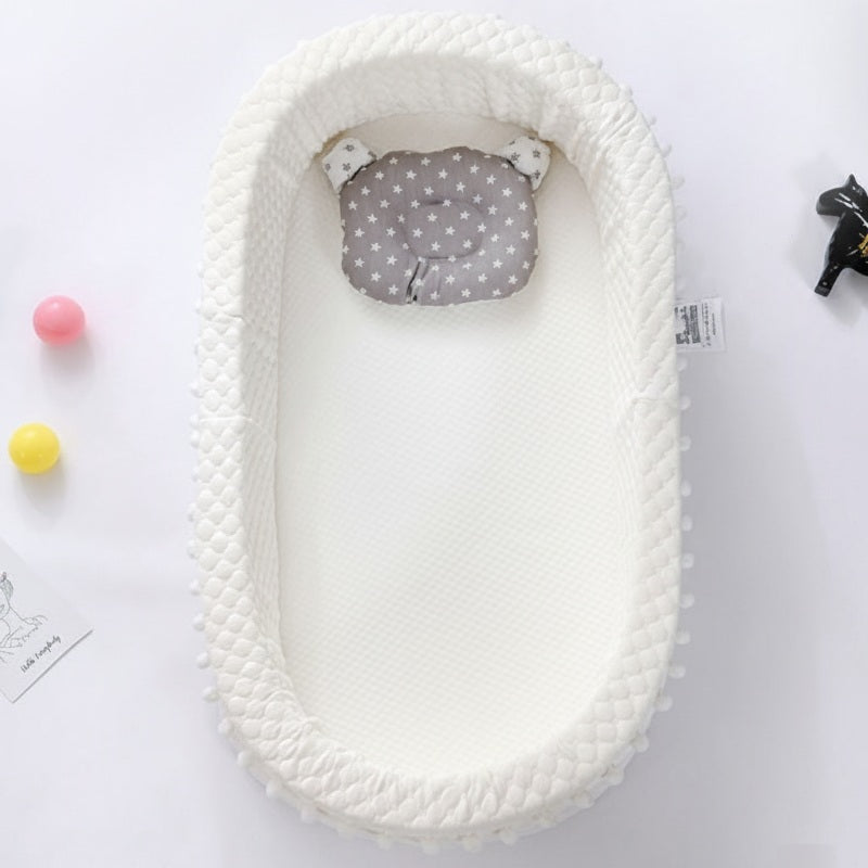 REDUCTEUR DE LIT BEBE WHITESLEEPYNEST ET SON PETIT OREILLER